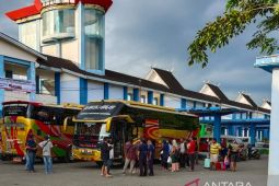 Arus mudik - Keberangkatan pemudik di Terminal km-6 Banjarmasin berjalan lancar