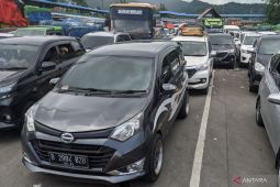 Travelers taking 10--11 hrs to reach Merak Port