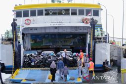 Arus mudik masih terpantau di pelabuhan penyeberangan Situbondo-Madura