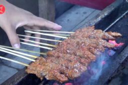 Berburu sate susu, menu berbuka puasa khas Bali