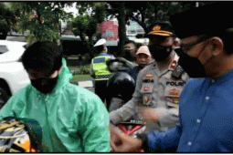Bima Arya stop pengendara motor jemput vaksinasi penguat