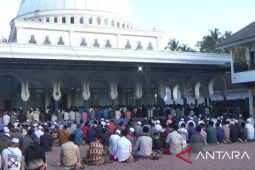 Warga Ponpes Mahfilud Duror Jember hari ini rayakan Lebaran