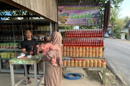 Arus Mudik - Pedagang UMKM di Balangan alami kenaikan penjualan 50 persen