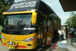 Pemudik dengan bus Kaltim-Kalsel melandai pada H-1