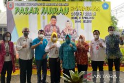 Video-Tujuh ton minyak goreng GAPKI untuk pasar murah Pemprov Kalsel