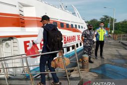 Pemudik di Pelabuhan Tanjung Pandan Belitung menurun