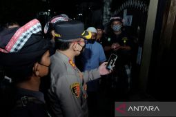 Pecalang di Denpasar lakukan patroli jaga rumah pemudik