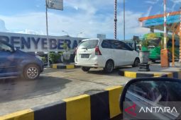Minggu, antrean pemudik di Penyeberangan Gilimanuk masih terjadi
