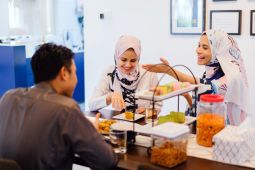 Mencegah komplikasi saat lebaran dengan menerapkan pola makan sehat