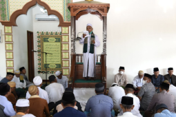 Gubernur dan Wagub Gorontalo Shalat Idul Fitri di dua tempat berbeda