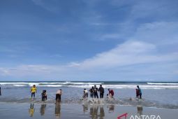 Kapolda Bengkulu imbau masyarakat tak mandi di pantai