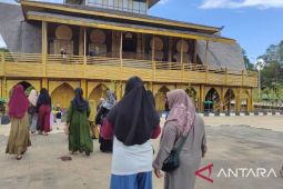 Mesjid Bambu Kiram banyak dikunjungi wisatawan lokal