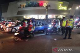 Polres Cianjur tutup jalur menuju Puncak dari Tugu Lampu Gentur Cianjur