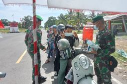 Satgas Pamtas pengamanan pengunjung tempat wisata di Pantai Temajuk