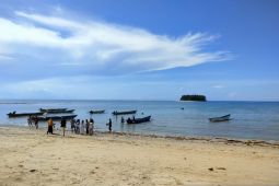 Wisata Malaukarta Sorong Papua Barat padat pengunjung pada libur Lebaran