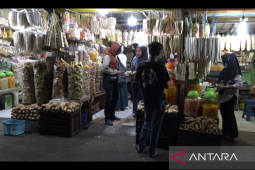 Pedagang di "rest area" Cibogo ketumpahan rezeki, penjualan capai 4 kali lipat