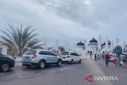 Hotel di Banda Aceh penuh, wisatawan menginap di halaman masjid dan SPBU