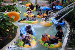 Pengunjung wisata di The Jungle Waterpark Bogor capai 20.000 orang per hari