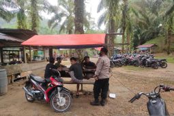 Polisi patroli di objek wisata yang dipadati pengunjung