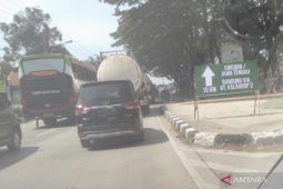 Akses ke sejumlah gerbang tol di Karawang ditutup akibat one way
