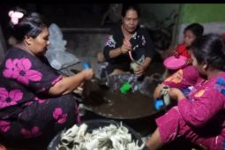 Tradisi masak dodol oleh - oleh lebaran masih bertahan di Palas
