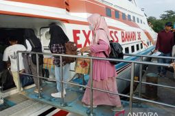 Penumpang arus balik di Pelabuhan Tanjung Pandan capai 398 orang