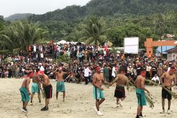 Ribuan Warga Ikut Meriahkan Kirab Budaya di Negeri Morella, pertahankan tradisi
