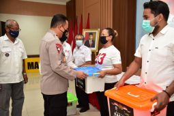 Kapolda salurkan 1.000 paket sembako Kapolri kepada buruh di Maluku, jaga kondisi kondusif