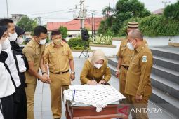 Walikota Pangkalpinang ingatkan integritas dalam bekerja kepada PPPK dan CPNS yang baru dilantik