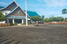 Apel pertama masuk kerja Bupati Batanghari memberikan semangat untuk para ASN