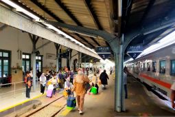 Libur Lebaran usai, pemudik masih padati Stasiun Jember