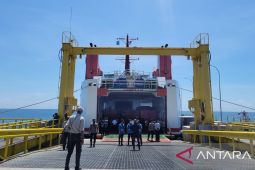 Dua kapal feri rute Situbondo-Lembar masih beroperasi pada H+6 Lebaran