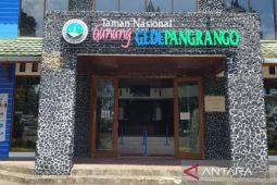 Pengelola TN Gunung Gede buka kembali pendakian dari semua pintu masuk