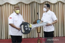 Gubernur Gorontalo serahkan bantuan mobil untuk IPDN
