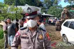 Polisi evakuasi mobil masuk jurang sedalam 20 meter di Kepahiang