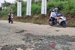 Pemkab Bogor janji akan perbaiki jalan Letnan Sukarna Ciampea Juni 2022