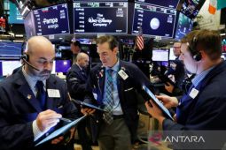 Wall St melonjak, S&P 500 bangkit