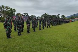 TNI AD rehabilitasi rumah warga Wondama