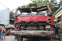 Sopir truk penyebab 5 orang tewas terancam pasal berlapis