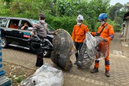 PLN gandeng polisi amankan 30 balon udara tersangkut jaringan listrik di Trenggalek