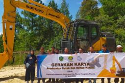Tapanuli Selatan kembali terima hibah excavator dari KKP
