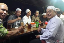 Budaya "mewarung" masih kental di kalangan masyarakat Banjarmasin