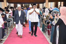 Gus Muhdlor motivasi santri untuk lebih percaya diri