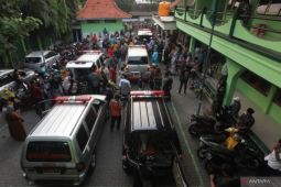 Gubernur Khofifah sampaikan duka cita kepada korban kecelakaan bus di Tol Sumo