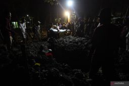 Pemakaman korban kecelakaan bus pariwisata