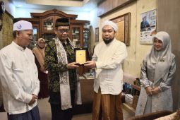 Menko Polhukam silaturahim ke Ponpes Salafiyah Syafi'iyah Sukorejo Situbondo