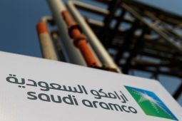 Laba bersih Saudi Aramco melonjak 82 persen  karena harga minyak tinggi