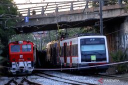 Keluar rel akibatkan kereta cepat kecelakaan di Spanyol, 21 orang tewas dan ratusan terluka