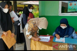 Hari pertama pelaksanaan UTBK SBMPTN di SMKN 1 Tanjung Pandan berjalan lancar