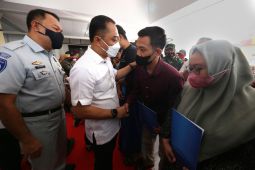 Jasa Raharja dan Pemkot Surabaya santuni keluarga korban kecelakaan bus